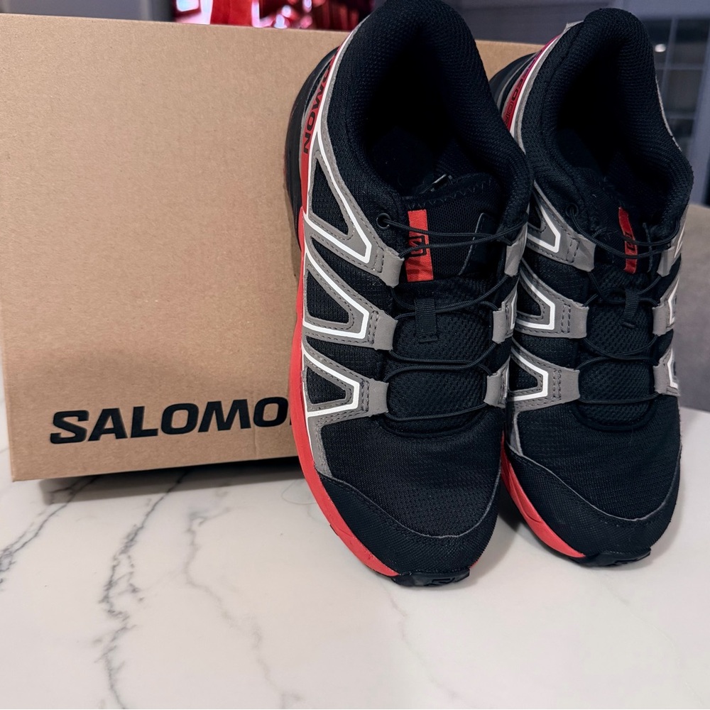 Salomon Speed Cross Men’s Hiking Shoe (USA Size 6, worn once)